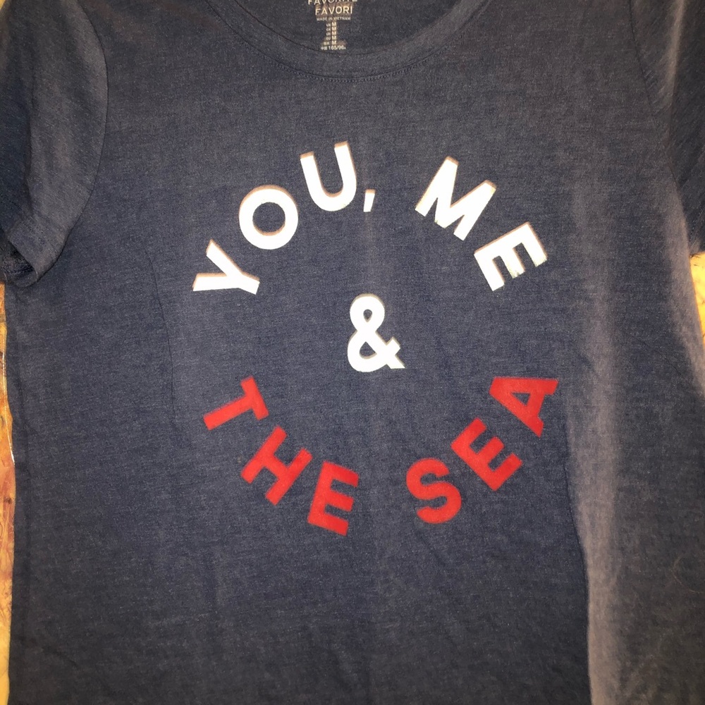 GAP tee! - Picture 2 of 3